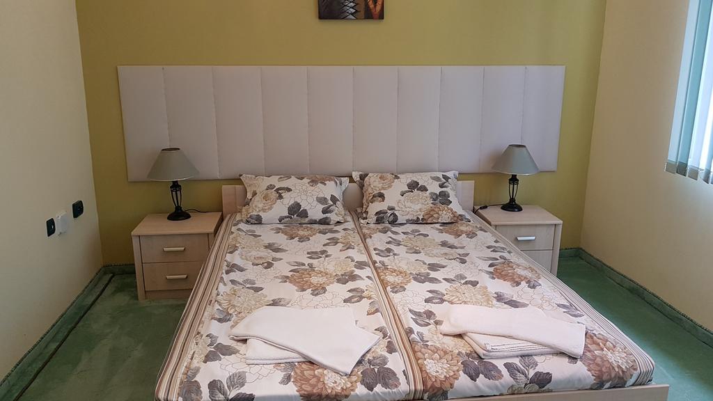 Aheloy Apartments Екстер'єр фото
