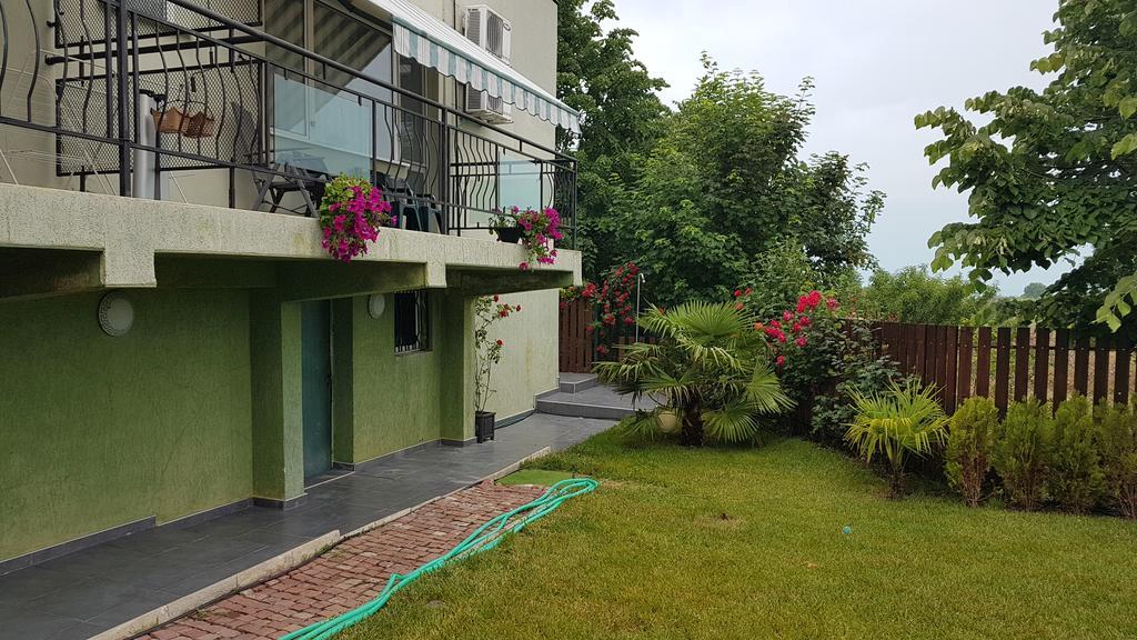 Aheloy Apartments Екстер'єр фото